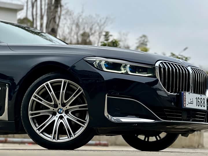 Фото 9 - BMW 7 Series
