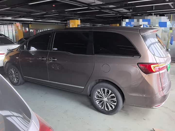 Фото 5 - Buick GL8 ES