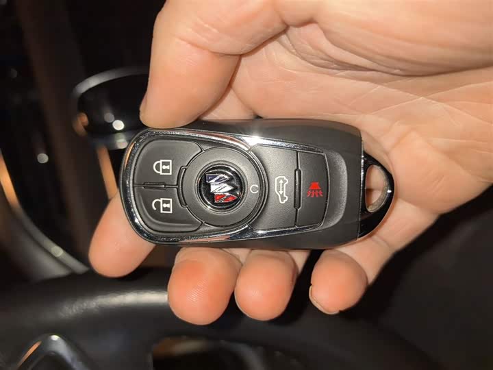 Фото 9 - Buick GL8 ES