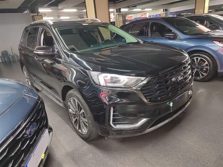 Фото 4 - Ford Edge