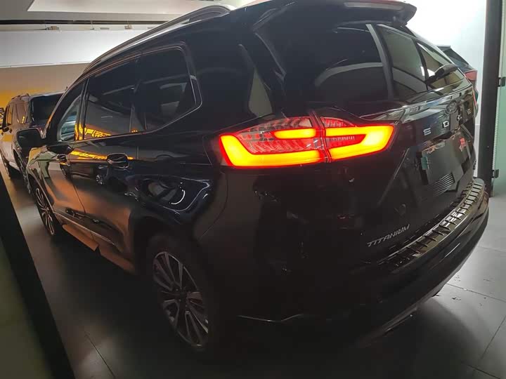 Фото 5 - Ford Edge