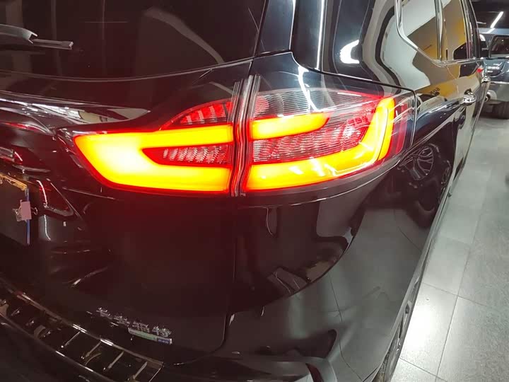 Фото 8 - Ford Edge