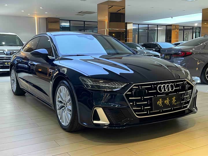 Фото 3 - Audi A7L