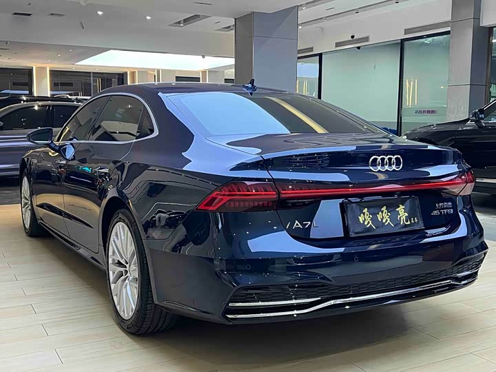 Фото 9 - Audi A7L