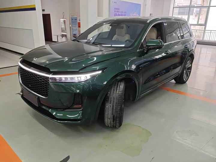 Фото 1 - LiXiang One