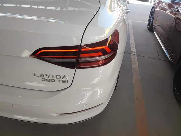 Фото 8 - Volkswagen Lavida