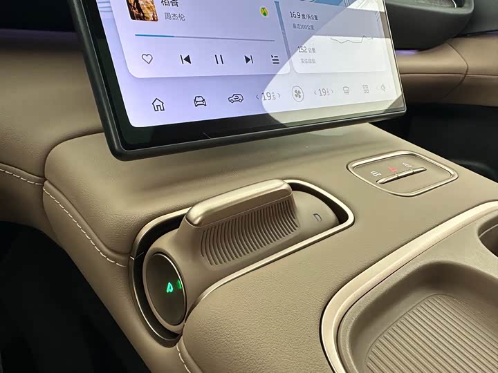 Фото 9 - Nio ES6