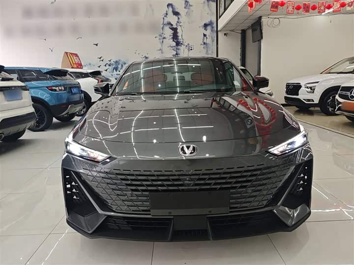 Фото 3 - Changan UNI-V