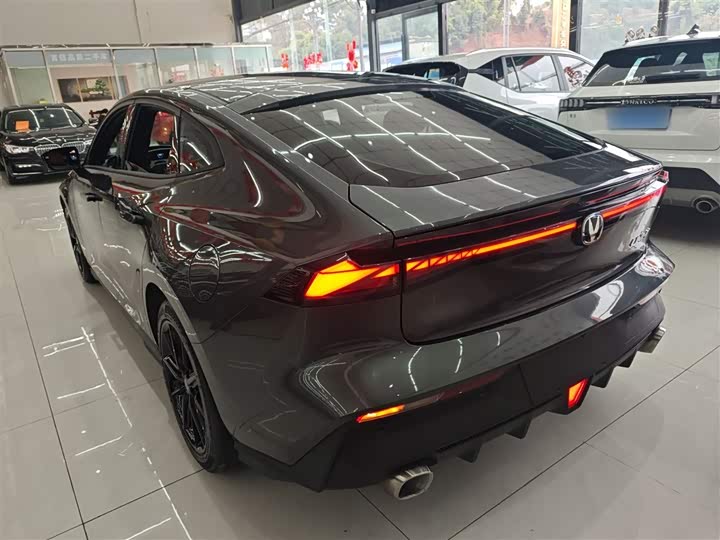 Фото 5 - Changan UNI-V