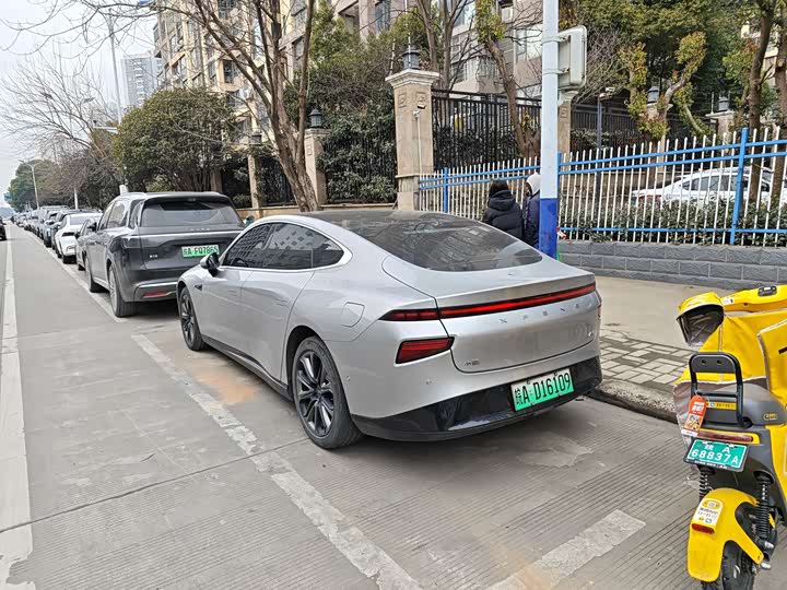 Фото 4 - XPeng P7