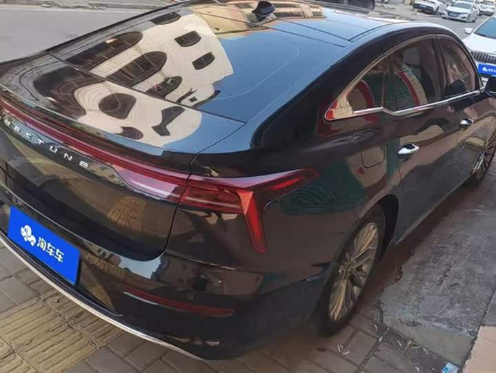 Фото 3 - Bestune B70