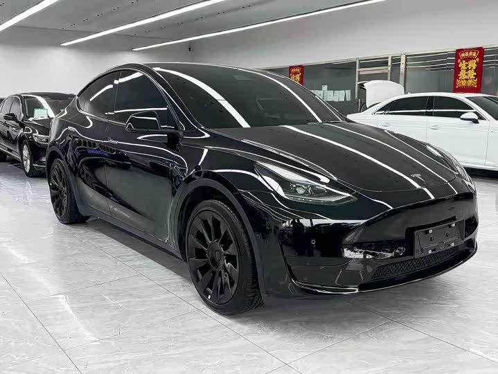 Фото 3 - Tesla Model Y