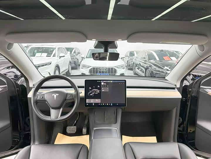 Фото 9 - Tesla Model Y