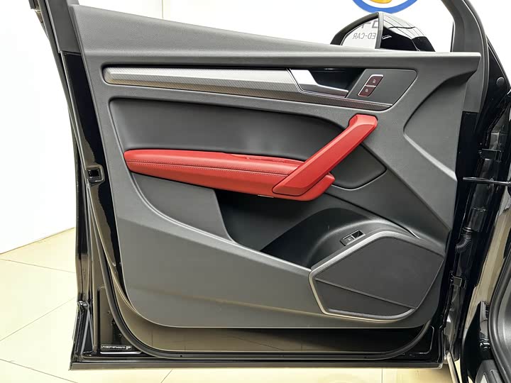 Фото 4 - Audi Q5L