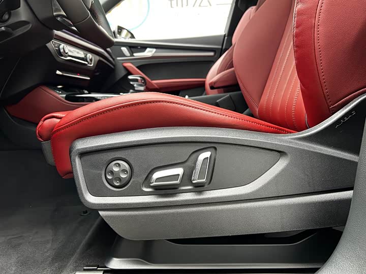 Фото 6 - Audi Q5L