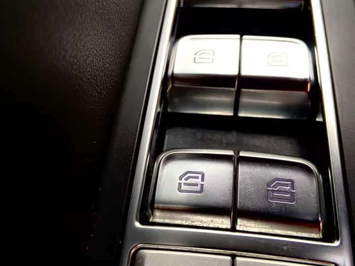 Фото 9 - Hongqi H9