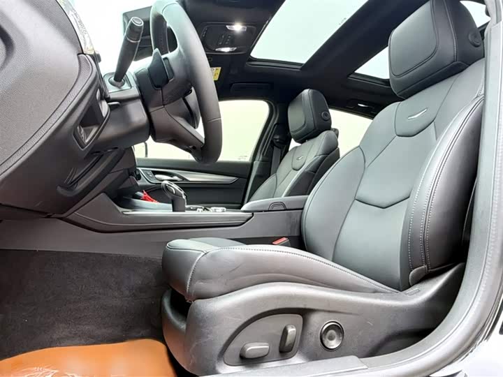 Фото 8 - Cadillac CT5