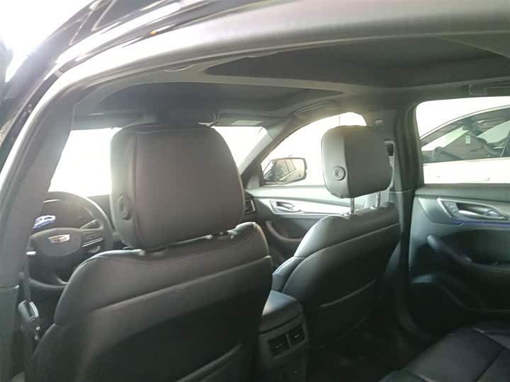 Фото 9 - Cadillac CT5