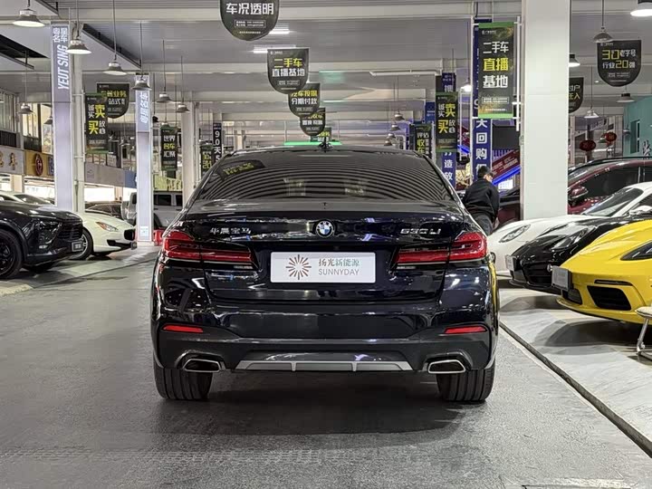 Фото 3 - BMW 5 Series