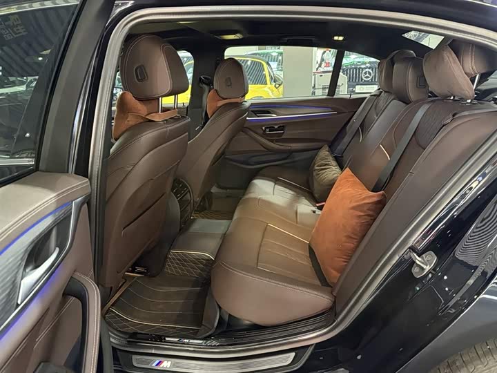 Фото 8 - BMW 5 Series