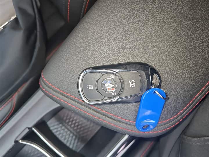 Фото 9 - Buick Verano