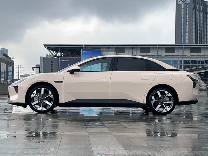 Фото 7 - XPeng Mona M03