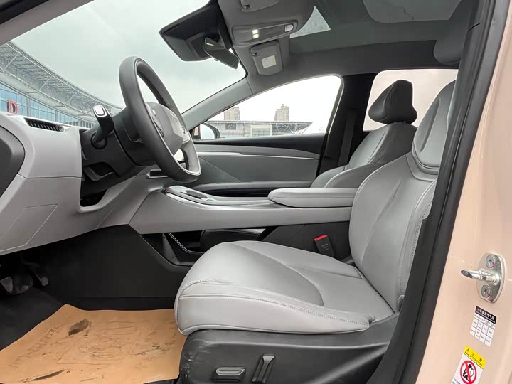 Фото 9 - XPeng Mona M03