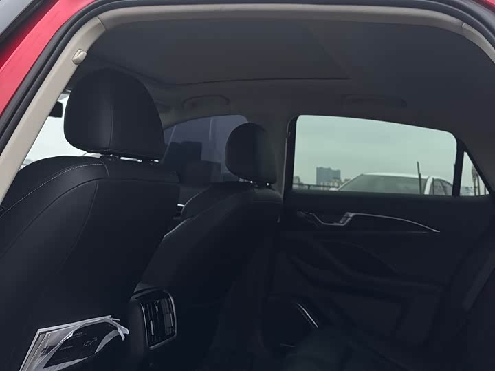 Фото 9 - Bestune B70