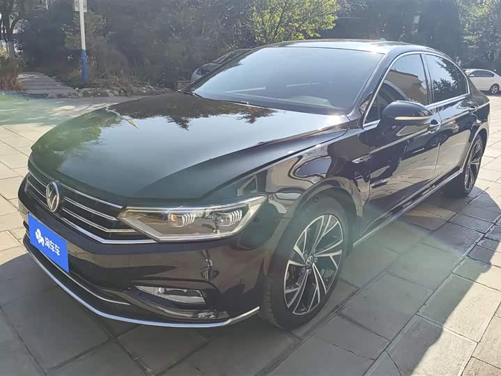 Фото 1 - Volkswagen Passat