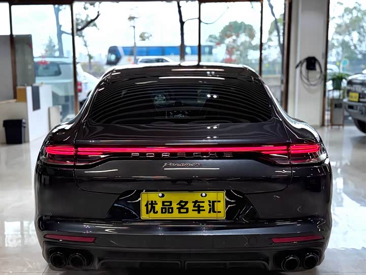 Фото 5 - Porsche Panamera