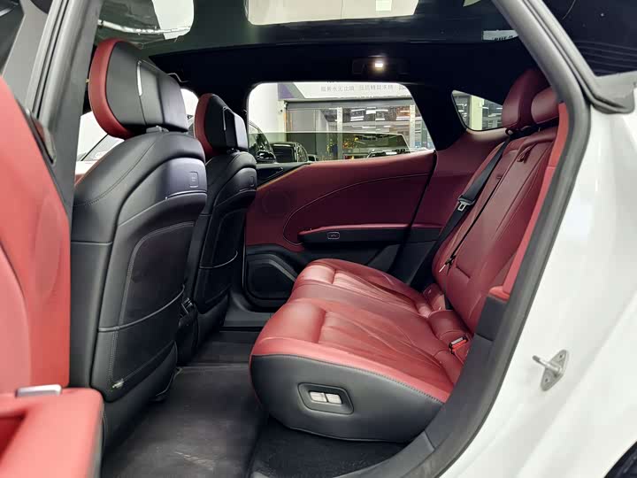 Фото 8 - Zeekr 007 GT