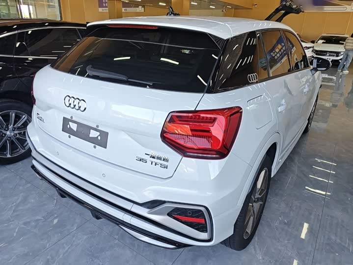 Фото 7 - Audi Q2L