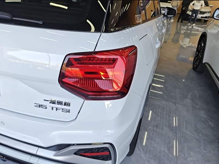 Фото 8 - Audi Q2L