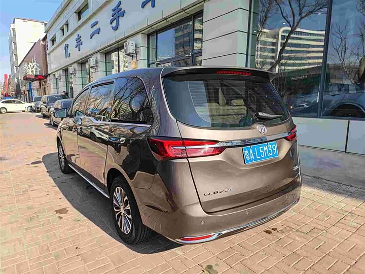 Фото 4 - Buick GL8 ES