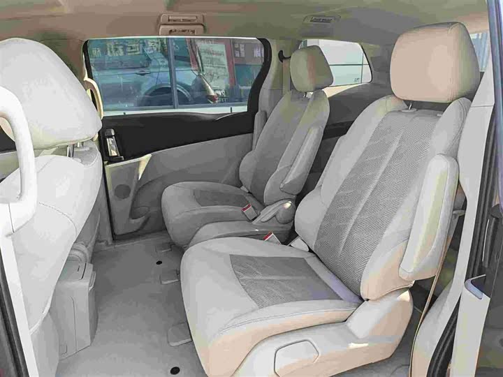 Фото 7 - Buick GL8 ES