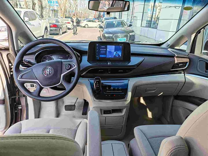 Фото 8 - Buick GL8 ES