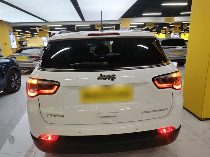 Фото 6 - Jeep Compass