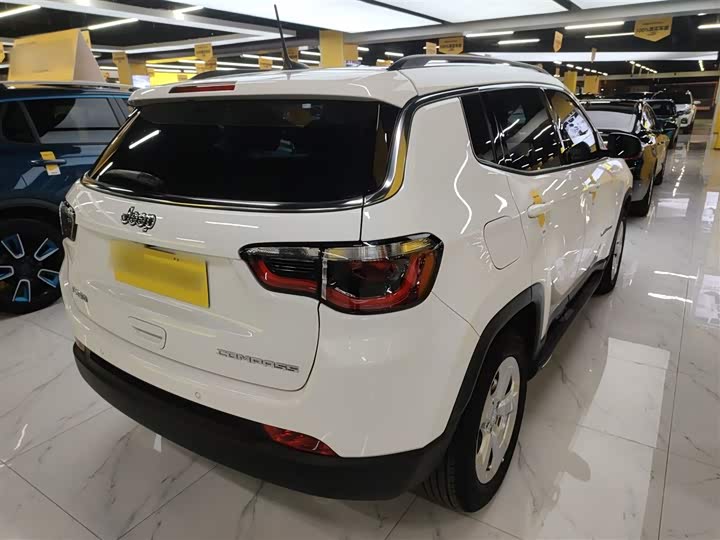 Фото 7 - Jeep Compass