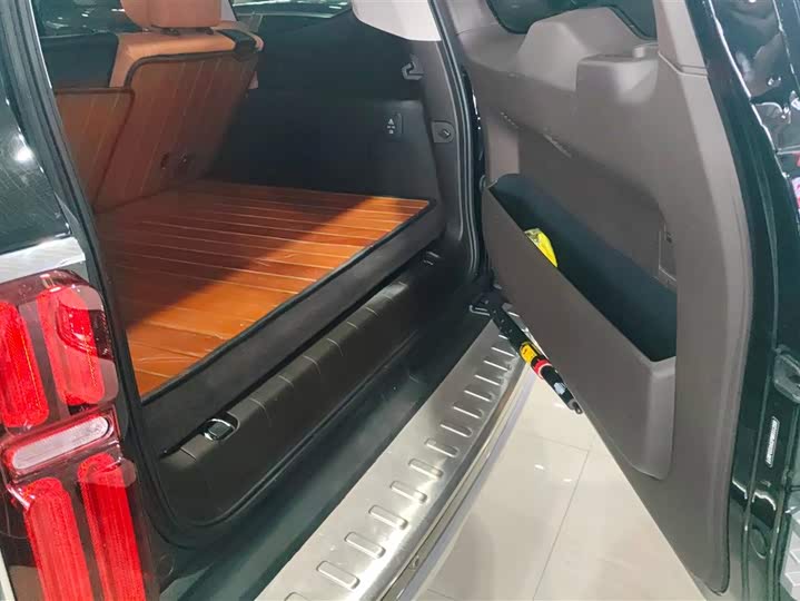 Фото 4 - Tank 500 Hybrid