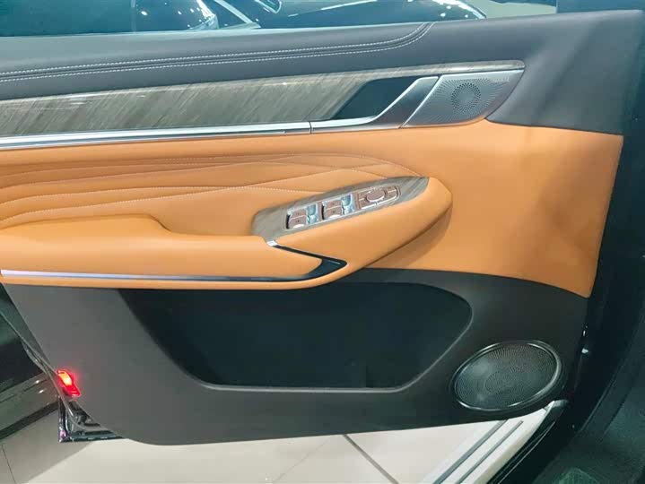 Фото 7 - Tank 500 Hybrid