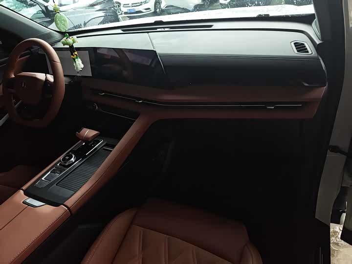 Фото 9 - Changan CS75 Plus