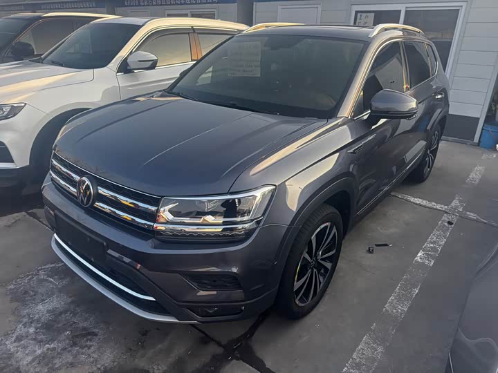 Фото 1 - Volkswagen Tharu