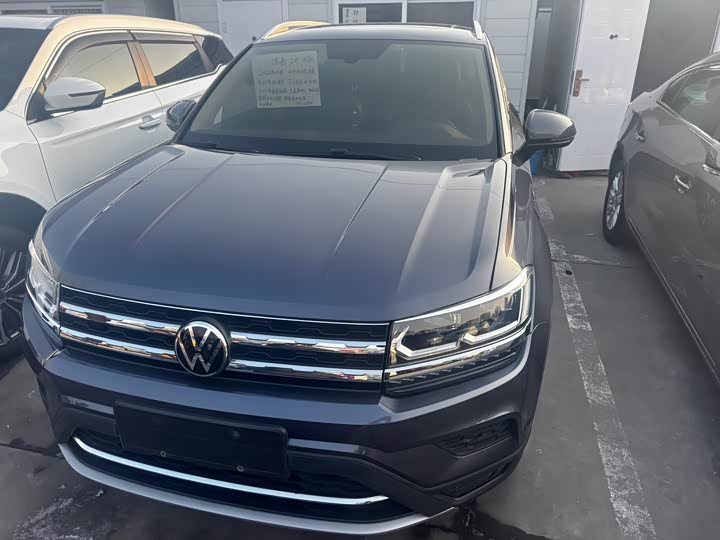 Фото 2 - Volkswagen Tharu