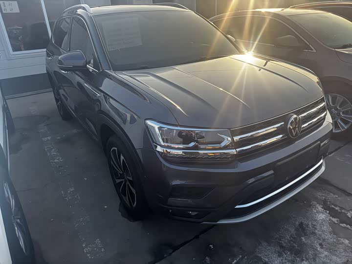 Фото 3 - Volkswagen Tharu