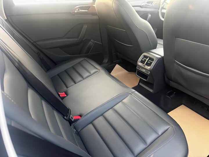 Фото 6 - Volkswagen Tharu