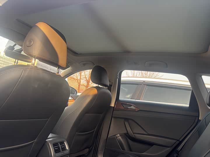 Фото 9 - Volkswagen Tharu