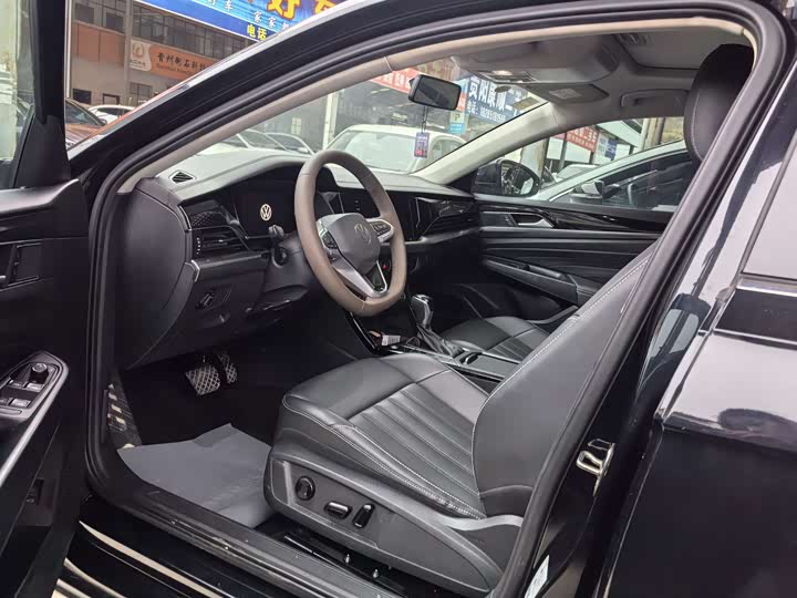 Фото 4 - Volkswagen Passat