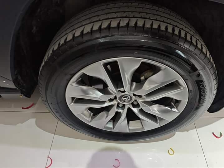 Фото 6 - Toyota Wildlander