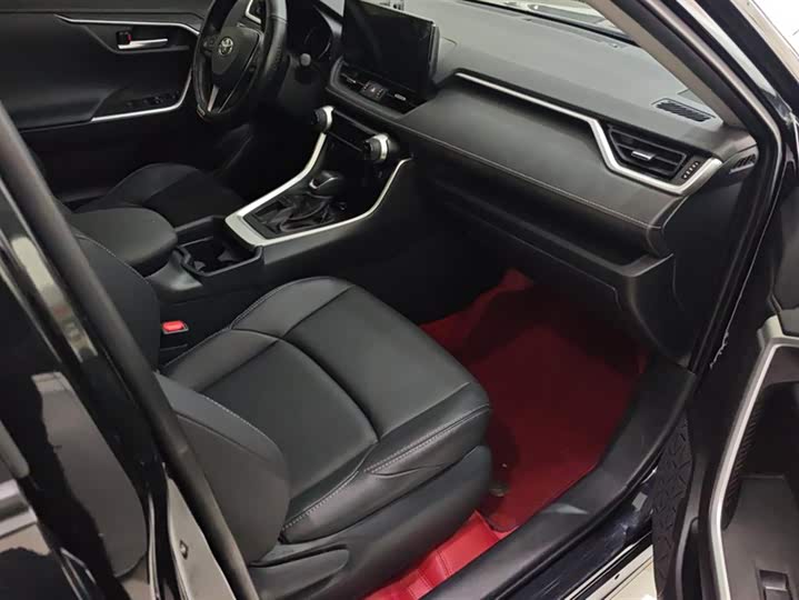 Фото 8 - Toyota Wildlander