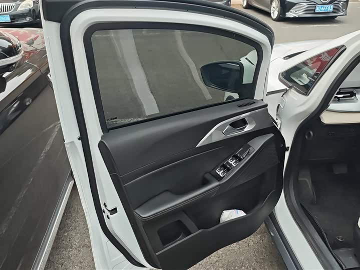 Фото 7 - Geely Geometry E Firefly